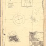 Antica carta nautica su carta ingiallita, con Santa Maria in basso a sinistra, il banco delle Formigas e il Dollabarat al centro a destra pieni di scandagli, una rosa dei venti al centro e riquadri degli isolotti e delle baie dell'isola